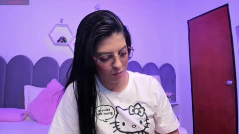 Snapshot of lunagomez24 chatting on January 2026 02:05:02 AM Luna Gomez online show from January 2026 02:05:02 AM