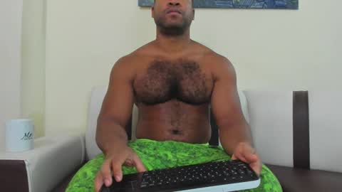 Luna online show from October 2025 08:15:01 AM