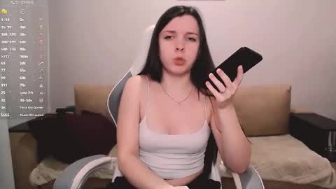 Luna online show from March 2026 05:07:02 PM