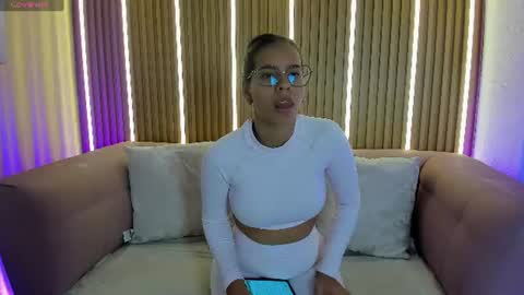 Snapshot of lunamillers_ chatting on July 2026 04:05:01 AM lunamillers_ online show from July 2026 04:05:01 AM