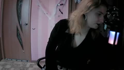 Snapshot of lunamystique_ chatting on November 2025 10:04:02 AM lunamystique_ online show from November 2025 10:04:02 AM