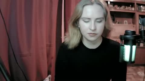 Snapshot of lunamystique_ chatting on February 2026 08:14:02 PM lunamystique_ online show from February 2026 08:14:02 PM