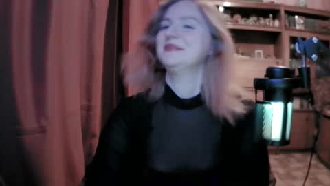 Snapshot of lunamystique_ chatting on February 2026 08:46:02 PM lunamystique_ online show from February 2026 08:46:02 PM