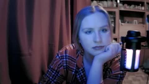 Snapshot of lunamystique_ chatting on February 2026 02:07:03 AM lunamystique_ online show from February 2026 02:07:03 AM