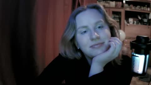 Snapshot of lunamystique_ chatting on April 2026 07:08:01 PM lunamystique_ online show from April 2026 07:08:01 PM