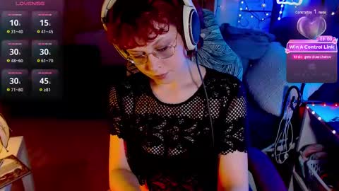 Luna online show from February 2025 08:56:01 PM