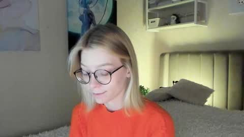 Sofia online show from October 2025 12:15:02 PM