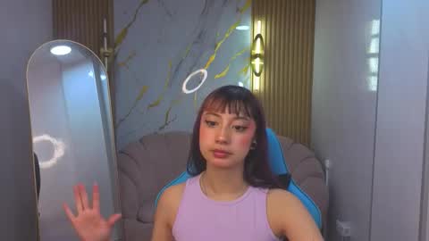 lunara_b online show from January 2026 07:50:01 PM