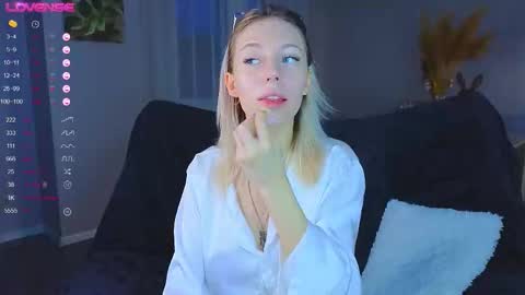 Kelly online show from October 2025 02:35:01 PM