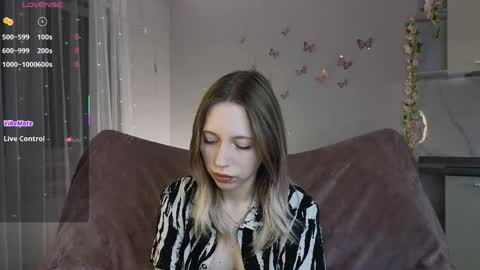 Kelly online show from April 2026 04:50:02 PM