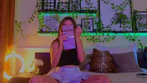 Luna Rishi online show from January 2025 01:18:02 PM