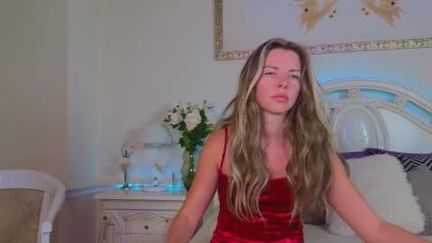 Luna Rishi online show from September 2025 11:56:01 AM