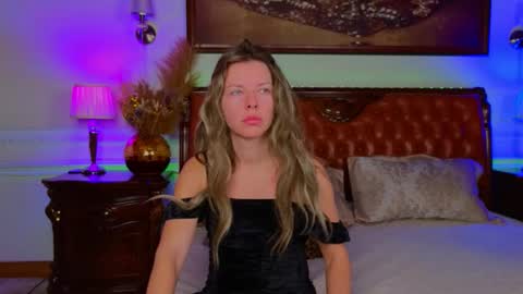 Luna Rishi online show from November 2025 06:13:01 AM