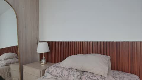 Luna Rousse online show from April 2026 02:45:02 AM