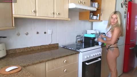  Luna online show from November 2025 12:27:02 PM