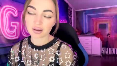 Meryem online show from April 2026 10:09:02 AM