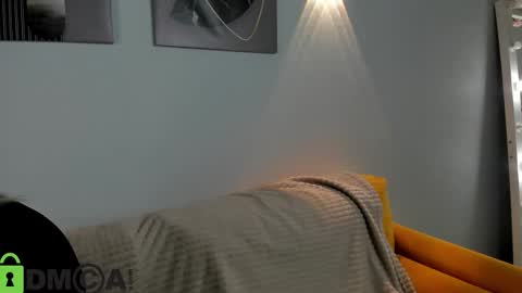 LunasShine online show from March 2026 04:07:02 AM