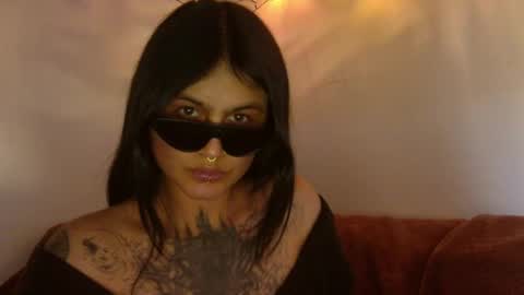 Luna online show from February 2025 10:02:01 PM
