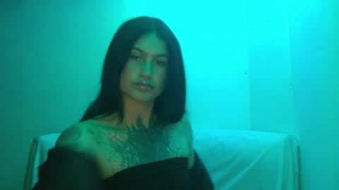 Luna online show from March 2025 11:39:01 PM