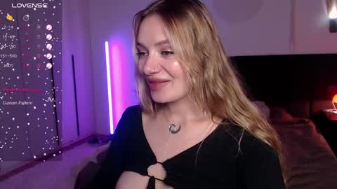 LunaticaBae online show from February 2025 04:29:01 AM