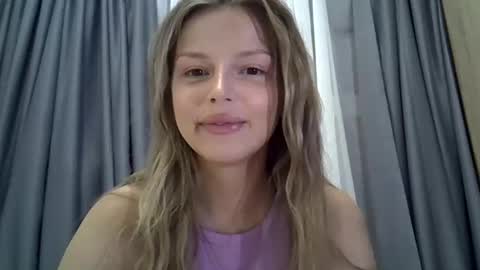 Luna  online show from September 2025 06:30:01 PM