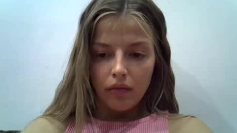 Luna  online show from October 2025 06:05:01 PM