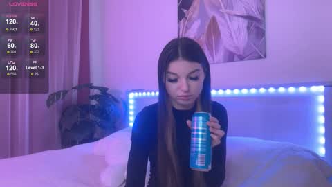 Veronica online show from November 2025 11:00:02 AM