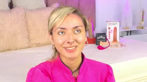 lunitadiva online show from November 2025 01:44:02 PM