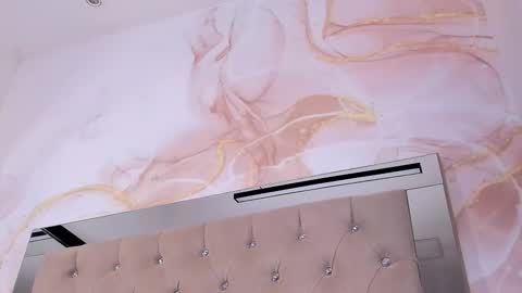 lunna__tylor online show from February 2026 07:51:01 AM