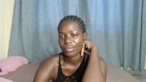 luo_queen online show from October 2025 11:19:01 AM