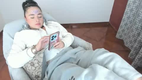 PAULINA online show from April 2026 01:41:01 PM