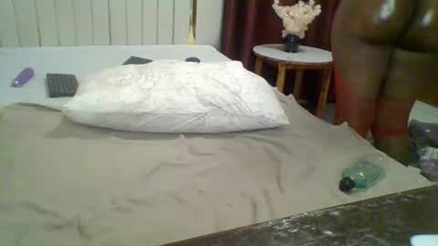 luscious online show from November 2025 07:00:02 AM