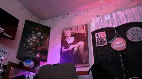 .Clarissa. Follow me on Instagram   miss buns  online show from November 2025 10:15:02 AM