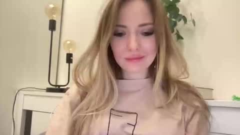 lusiluv online show from October 2025 09:17:02 PM