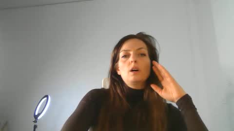 Snapshot of lusisart chatting on February 2026 09:33:02 PM Lusisart online show from February 2026 09:33:02 PM