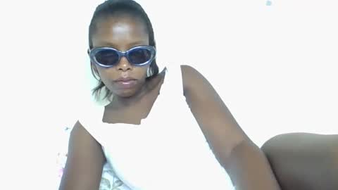 Snapshot of lustrousnerd chatting on September 2025 03:50:02 AM Noreh online show from September 2025 03:50:02 AM