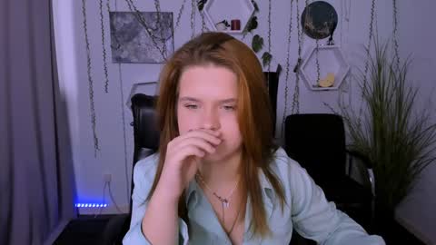 lusy_puff online show from December 2024 09:40:02 AM