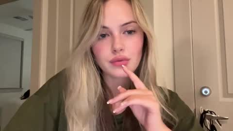 Snapshot of luvaimee chatting on February 2026 03:07:02 AM Aimee online show from February 2026 03:07:02 AM