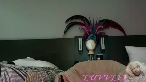 Snapshot of luvvlee chatting on June 2026 11:18:01 PM luvvlee online show from June 2026 11:18:01 PM