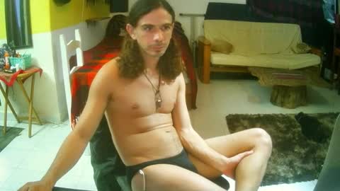 Snapshot of lux_uri chatting on November 2025 11:25:02 PM James online show from November 2025 11:25:02 PM