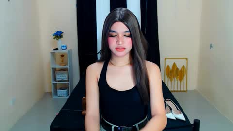 Snapshot of lux_white chatting on September 2025 01:54:02 AM queen lux online show from September 2025 01:54:02 AM