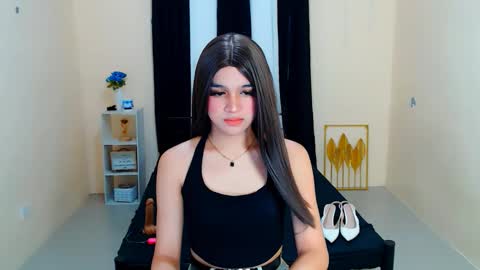 Snapshot of lux_white chatting on September 2025 03:01:01 AM queen lux online show from September 2025 03:01:01 AM