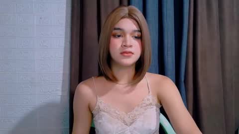 queen lux online show from February 2026 05:13:02 AM