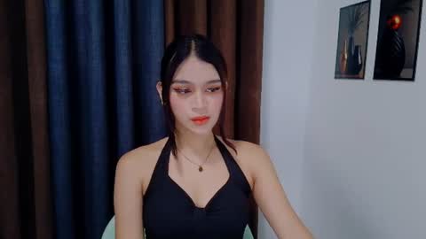 Snapshot of lux_white chatting on July 2026 10:48:01 PM queen lux online show from July 2026 10:48:01 PM