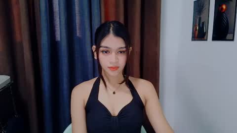Snapshot of lux_white chatting on July 2026 11:40:02 PM queen lux online show from July 2026 11:40:02 PM