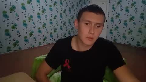 Snapshot of luxeboy_ chatting on September 2025 09:19:02 PM Mike online show from September 2025 09:19:02 PM