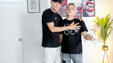 Snapshot of luxhousexx chatting on April 2026 01:22:02 AM Jackson and Matt online show from April 2026 01:22:02 AM