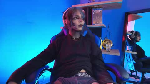 Luxiel 3 online show from February 2026 10:41:02 PM