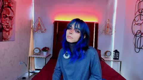 Snapshot of luxiel_ chatting on May 2026 09:45:02 PM Luxiel 3 online show from May 2026 09:45:02 PM