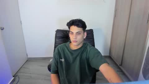 Snapshot of luxrx chatting on May 2026 06:53:01 PM luxrx online show from May 2026 06:53:01 PM
